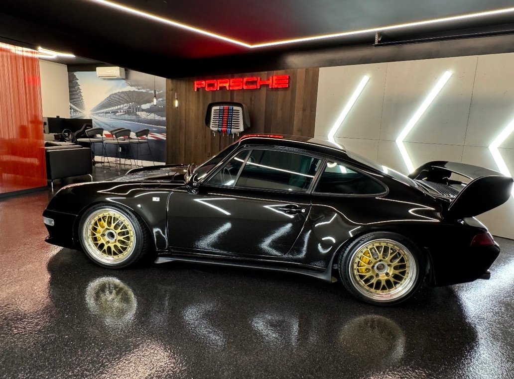 The Porsche Lounge — photo 6